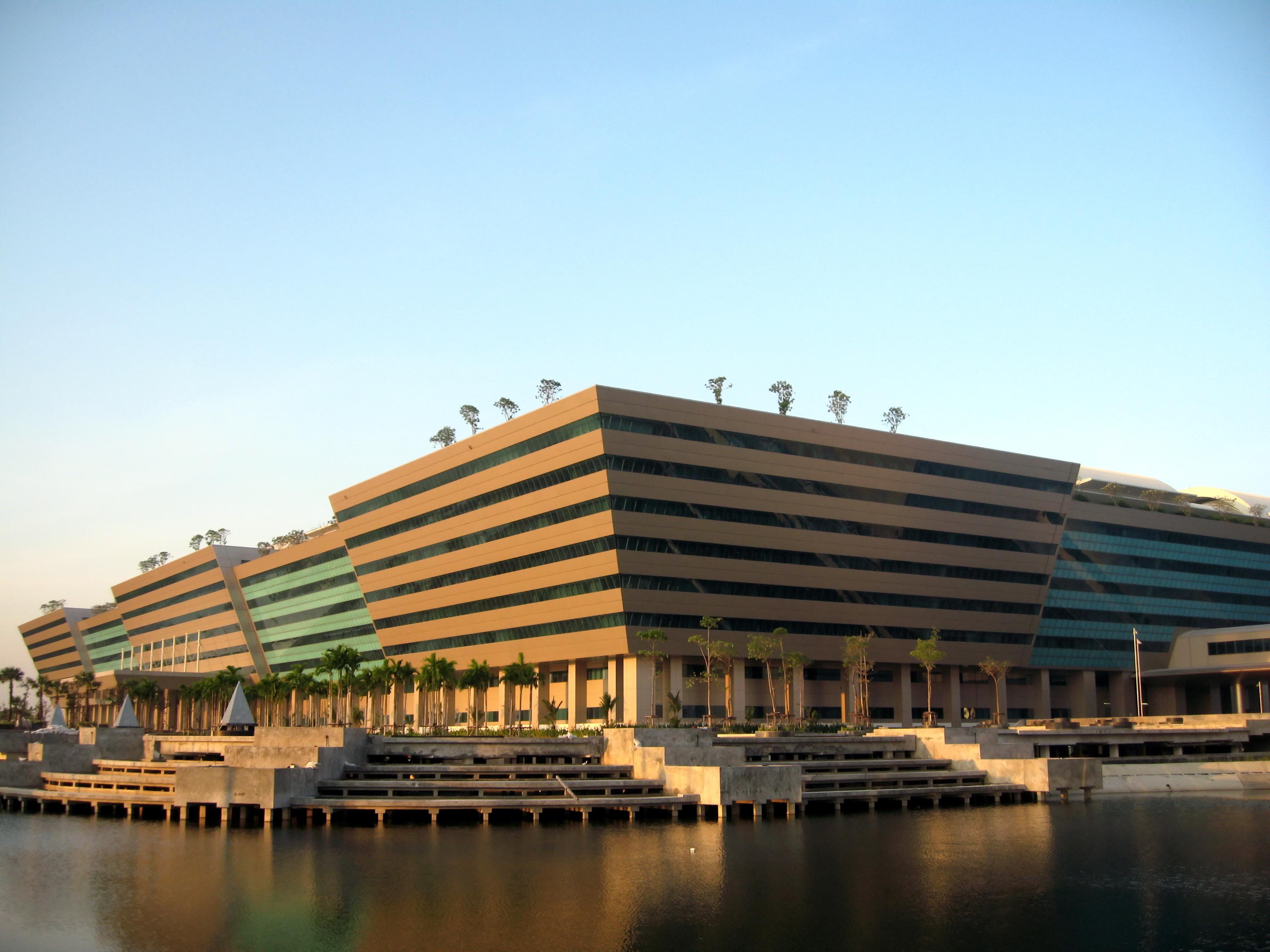 Chaeng Watthana Hükümet Binaları